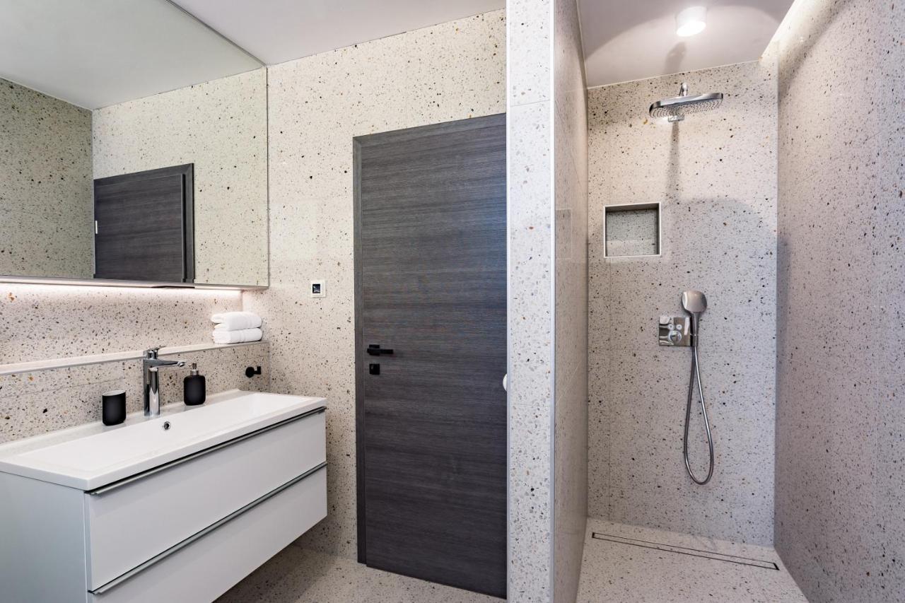 Villa Dispet With Heated Pool, Jacuzzi, Sauna And Cinema Celina Bagian luar foto